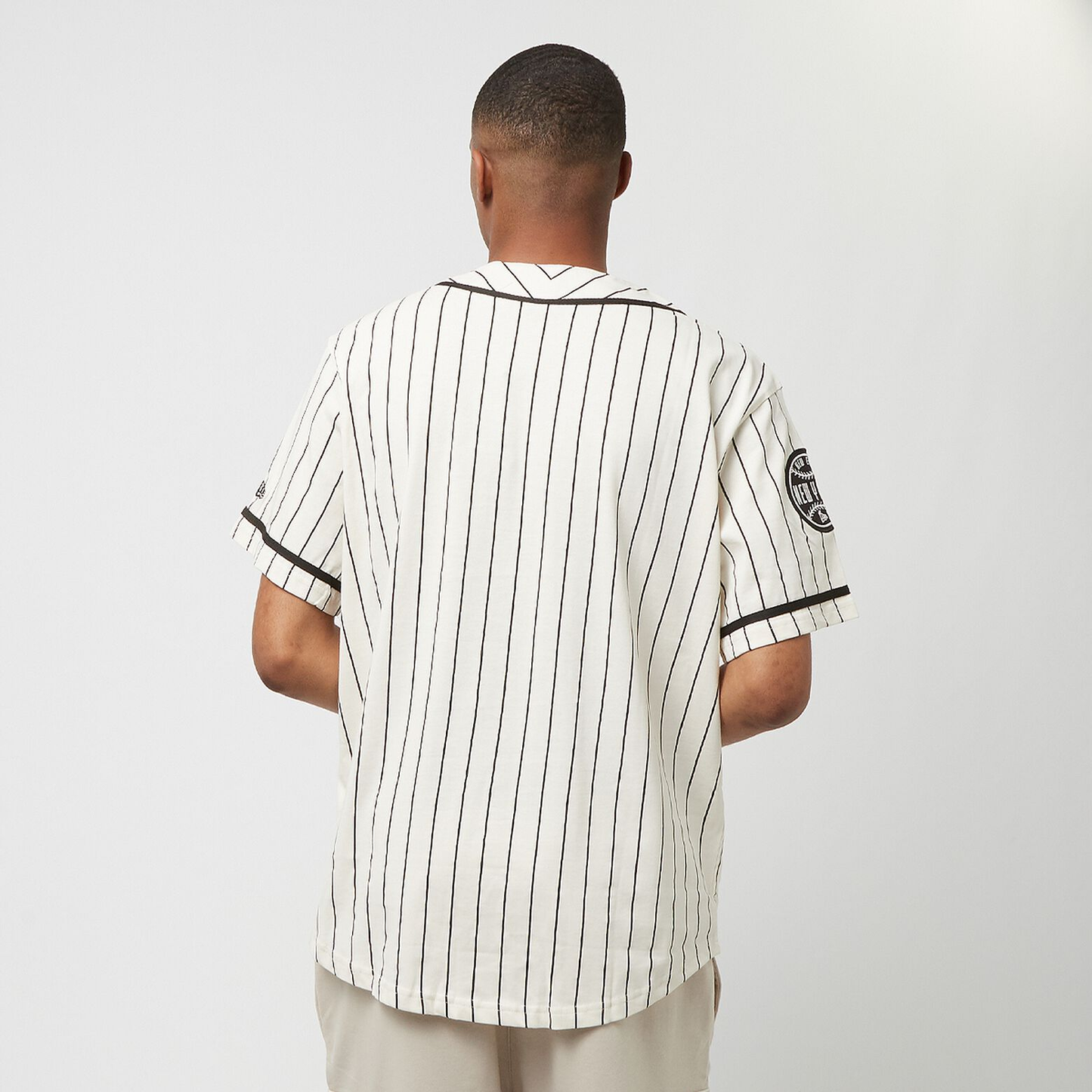 NEW ERA Vêtements-T-SHIRT - NE PINSTRIPE JERSEY